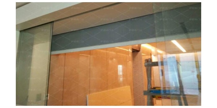 電動(dòng)擋煙垂壁到底可以一控多嗎？聽聽擋薩都奇-擋煙垂壁廠家怎么說？